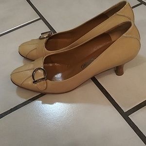 Ferragamo vintage inspired low heel shoe